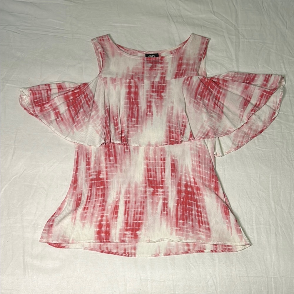 💙 Bobeau Red and Pink Flutter Sleeve Asymmetrical Blouse